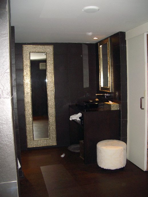 Puro Hotel 
bathroom